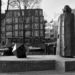 Statue de Baruch Spinoza, père de l'Éthique, près du lieu où il vécut à Amsterdam (Wikipédia).